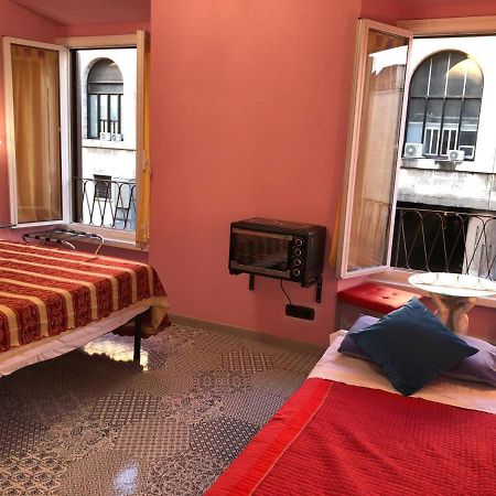 S.P.T. Bed & Breakfast Roma Eksteriør bilde